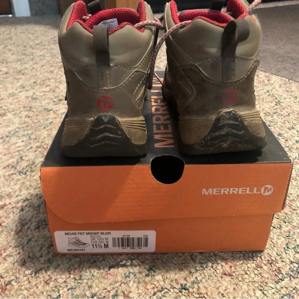 Merrell Moab FST Mid Hiking Shoes - Brown and Red - Picture 1 of 8